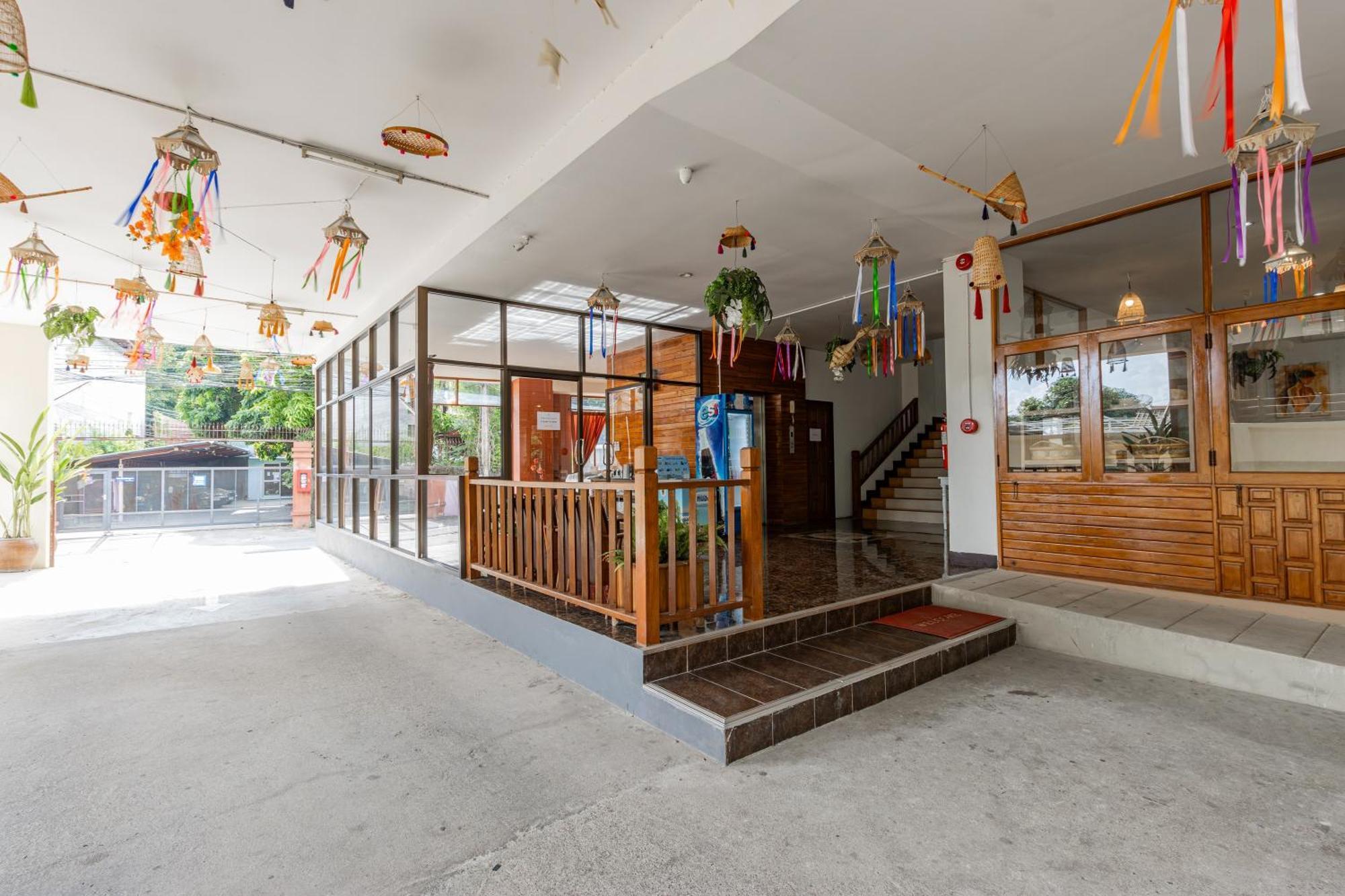 Budget Stars Hotel Chiang Mai Exterior foto